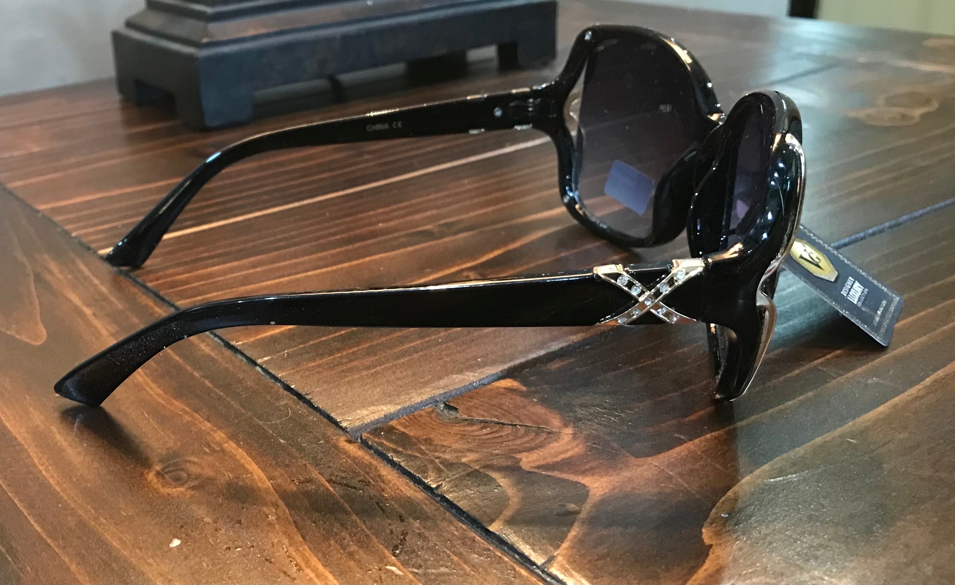 VG Luxury Butterfly Sunglasses - Black Tone Lens Frame